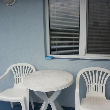 Ivanovi בית הארחה פרימורסקו